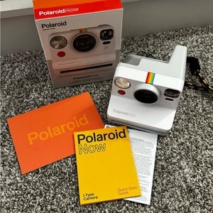 ✨LIKE NEW✨ Polaroid Originals Now I-Type Instant Camera White w Shoulder Strap